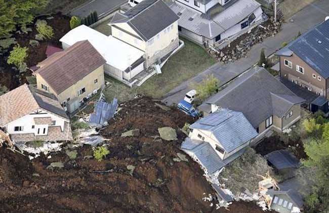 Japan Earthquake_landslide