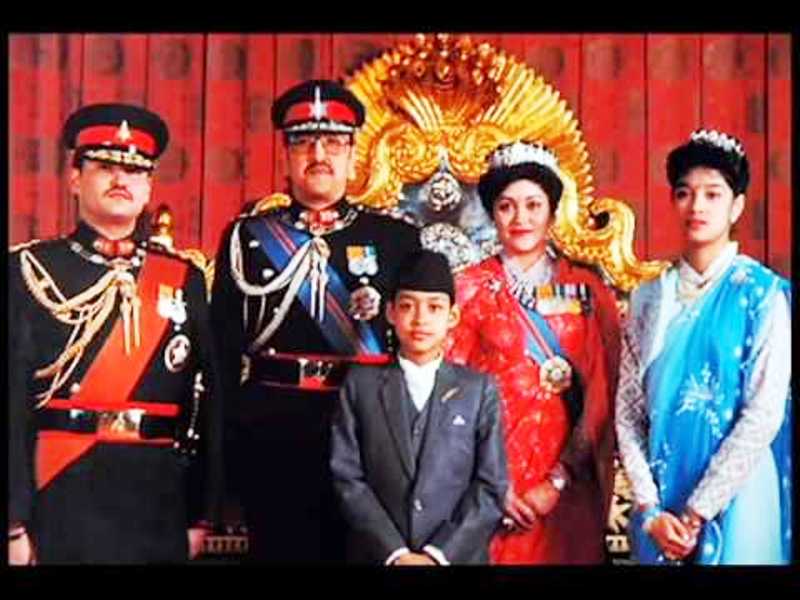 King Birendra family.1