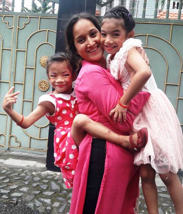 Social Worker Binita Aryal with Homeless Children